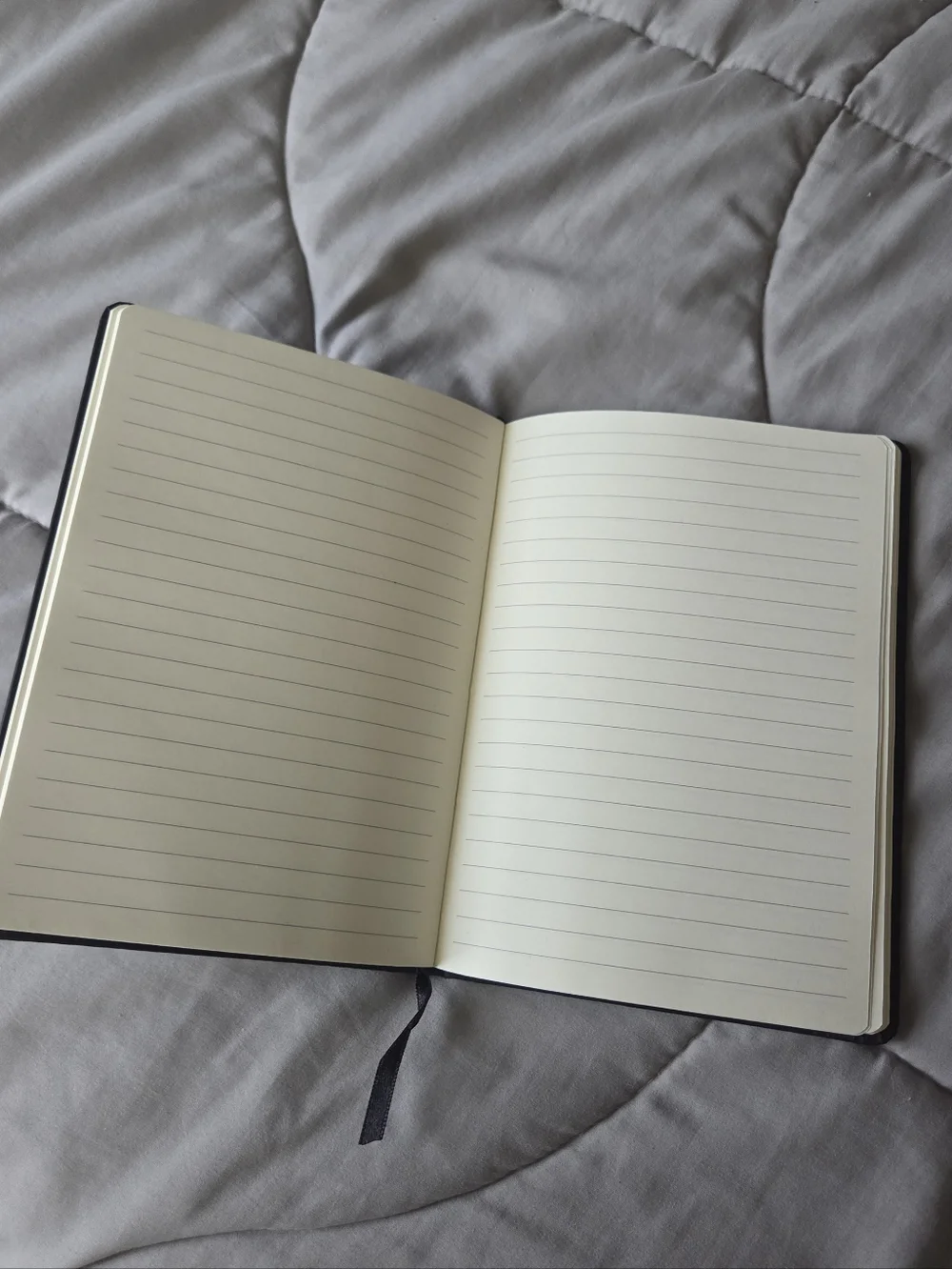🔷️ Black Raytheon Logo Notebook with Pen - Unused